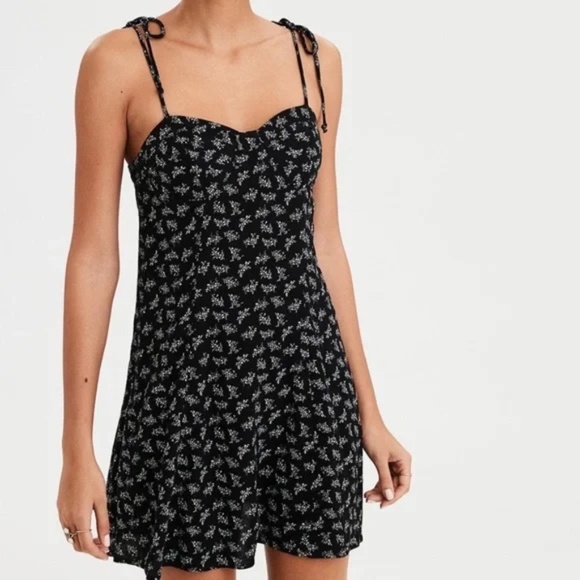 American Eagle Outfitters Dresses & Skirts - American Eagle Tie Strap Mini Dress (Like New)